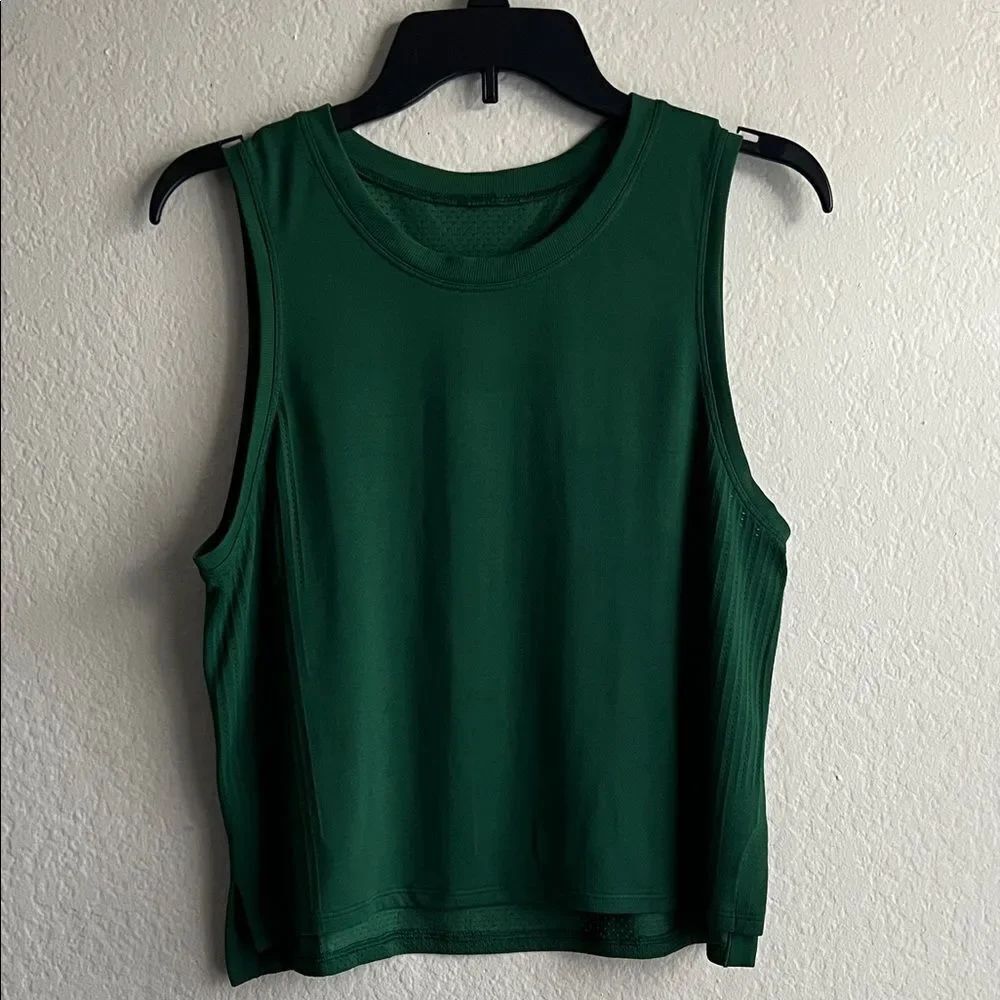 Like New! Lululemon Women's Green Sleeveless Top in Size Unknown